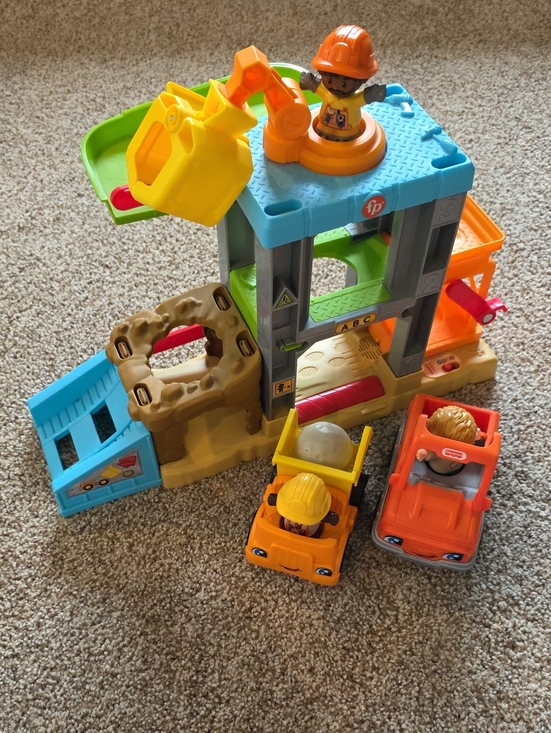 Fisher-Price Other - Fisher-Price Little People Load Up ‘n Learn Construction Site And Pick Up Truck